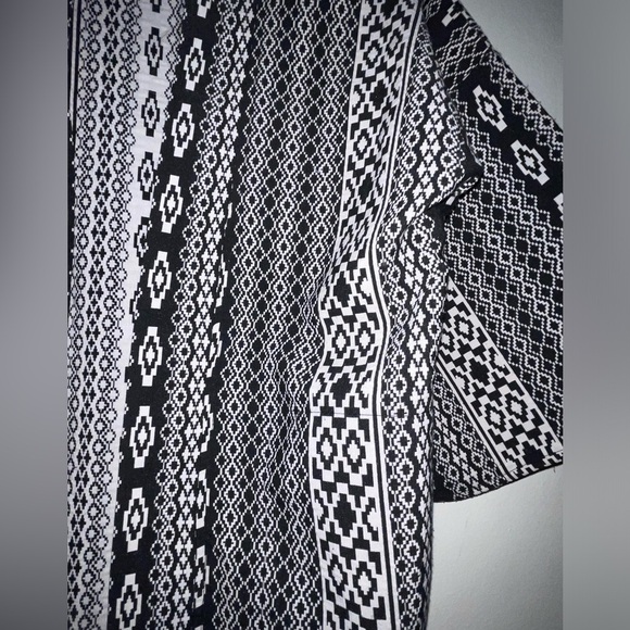 Forever 21 Tribal Print BOHO Open Cardigan - Picture 3 of 6